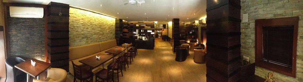 Vivek Hotel New Delhi Eksteriør billede